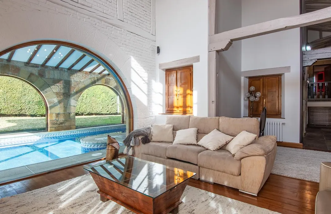 Luxury Villa Esmeralda-1